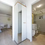 Sea Breeze Апартаменты *