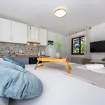 Апартаменты Sea Breeze